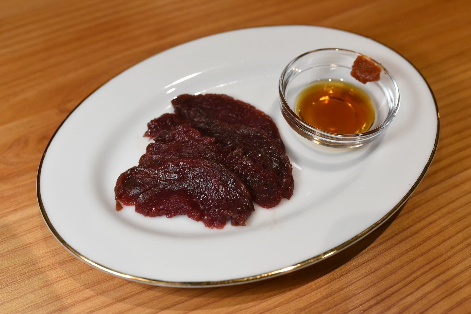 肉の大西の馬刺し