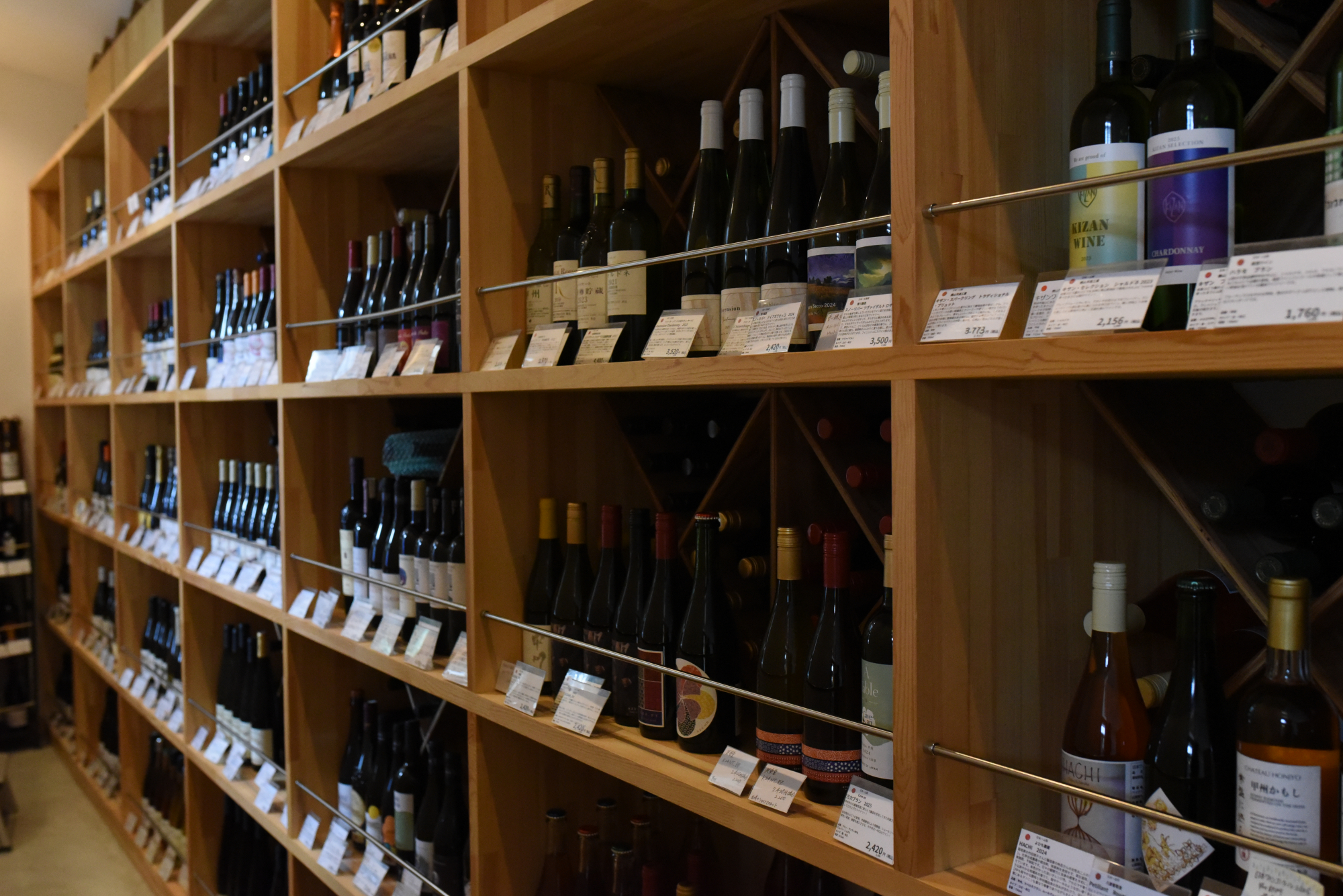 やまいち　LIQUOR STOREの店内