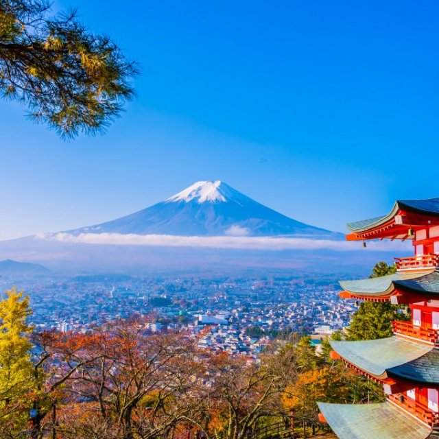 Fall for Fujiyoshida on this Autumn Foliage Course