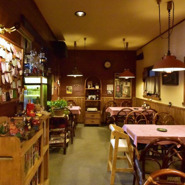 Tour local cafes amid a picturesque 