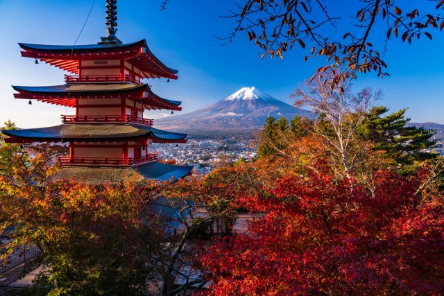 新倉山浅間公園・忠霊塔（滞在時間20分）