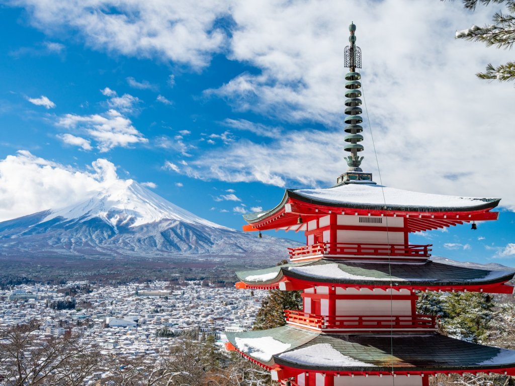 新倉山浅間公園・忠霊塔