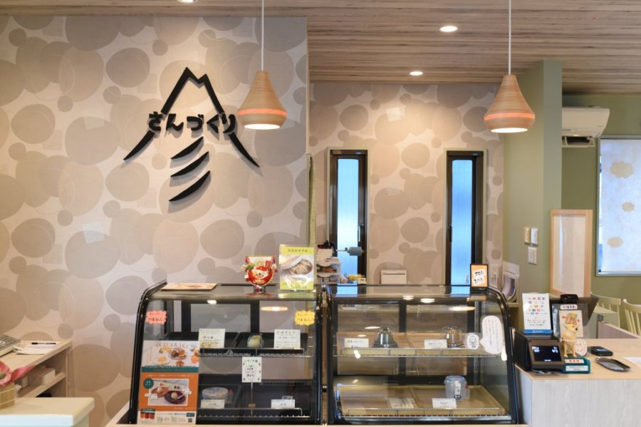 店内に配置されたロゴ