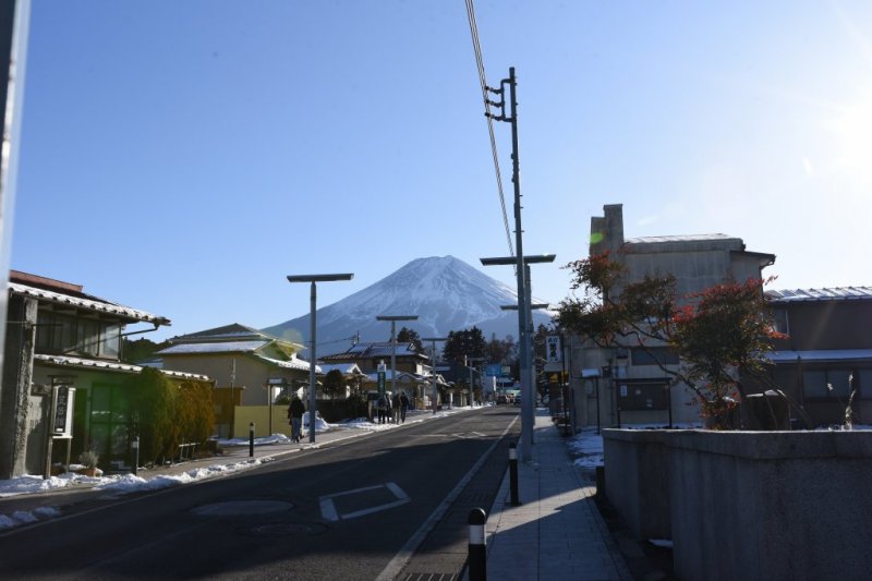 お店の前から見える富士山
