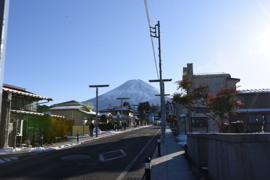 お店の前から見える富士山
