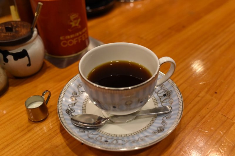 素敵なカップで提供される珈琲