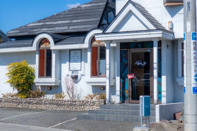 可愛らしいお店の外観