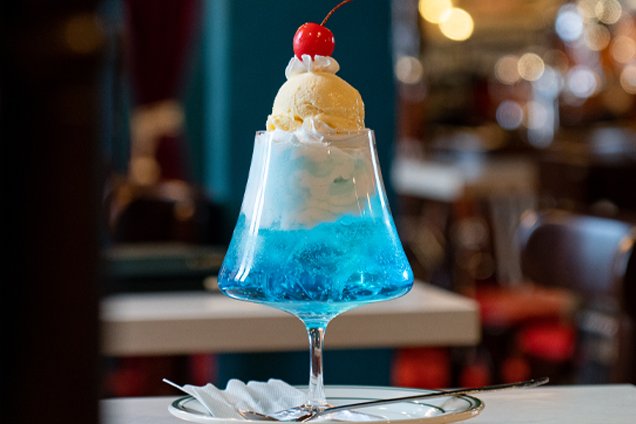 富士山をイメージさせるドリンク