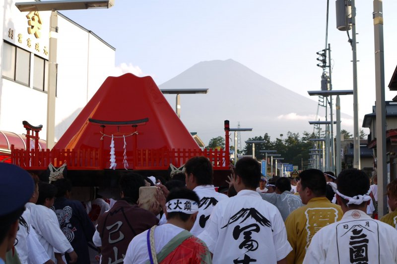 終了しました】【2023年8月26日、27日】吉田の火祭り・すすき祭り