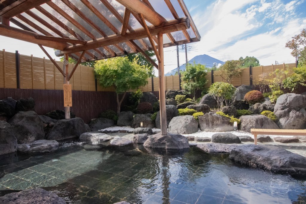 富士山溶岩の湯　泉水