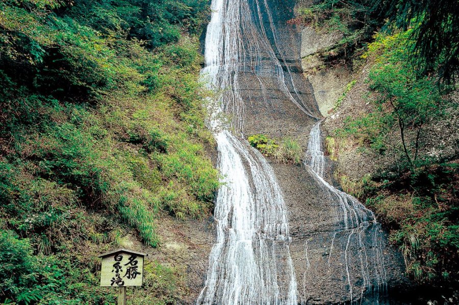 白糸 の 滝