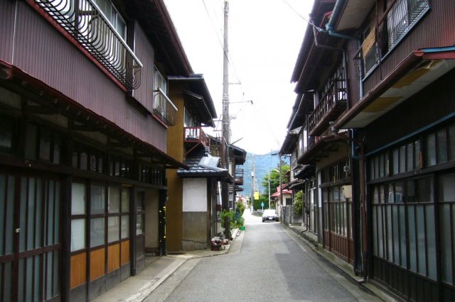 絹屋町