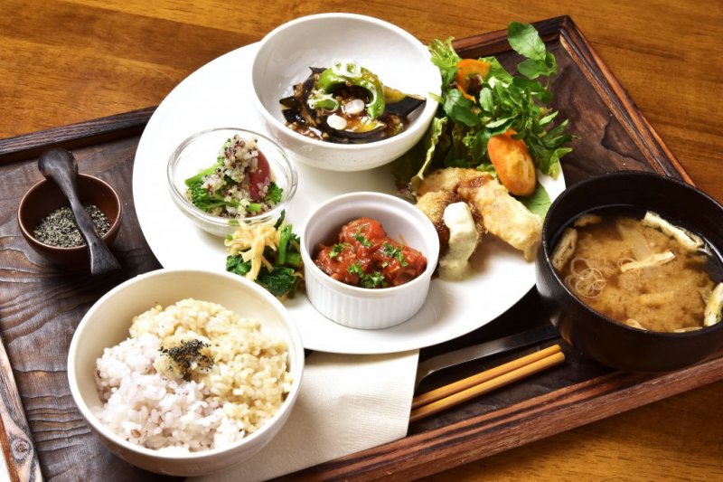 じみじみ定食（日替わり）心にも体にも優しい料理だよ