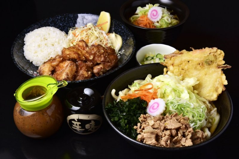 唐揚げ定食、富士山うどん