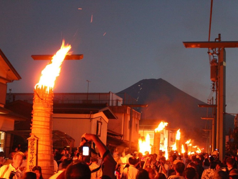 【8月26日・27日】 吉田の火祭り・すすき祭り