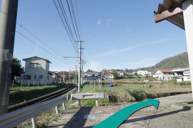 線路脇　道路カーブ