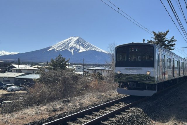 富士山と列車を楽しめるスポット