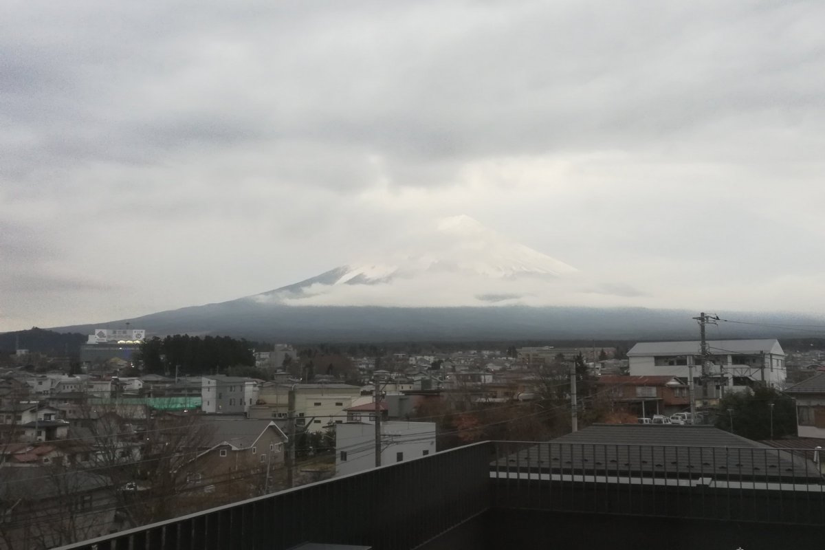 くもり空でも大丈夫！必ず見られるマチナカ富士山！
