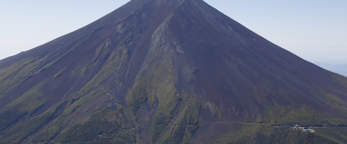 富士山へ登ろう 年富士登山道は閉鎖となります 来年以降ご計画ください 富士吉田 旅の特集 公式 富士吉田市観光ガイド